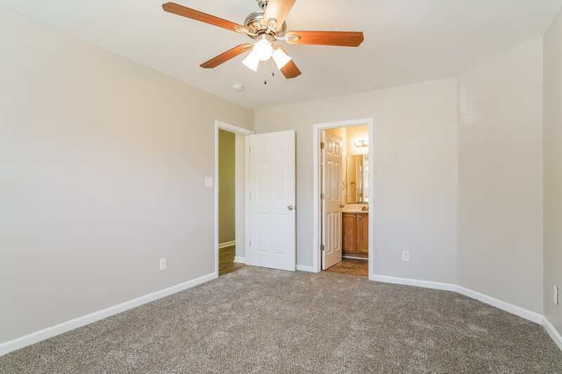 1,735/Mo, 76 Nancy Ct Clayton, NC 27520 Main Bedroom View 2