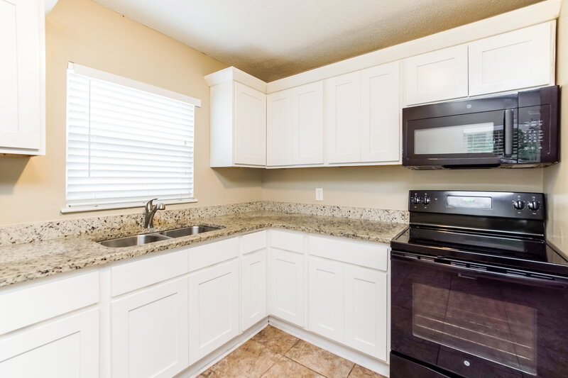 1,400/Mo, 803 Da Vinci St Durham, NC 27704 Kitchen View 2