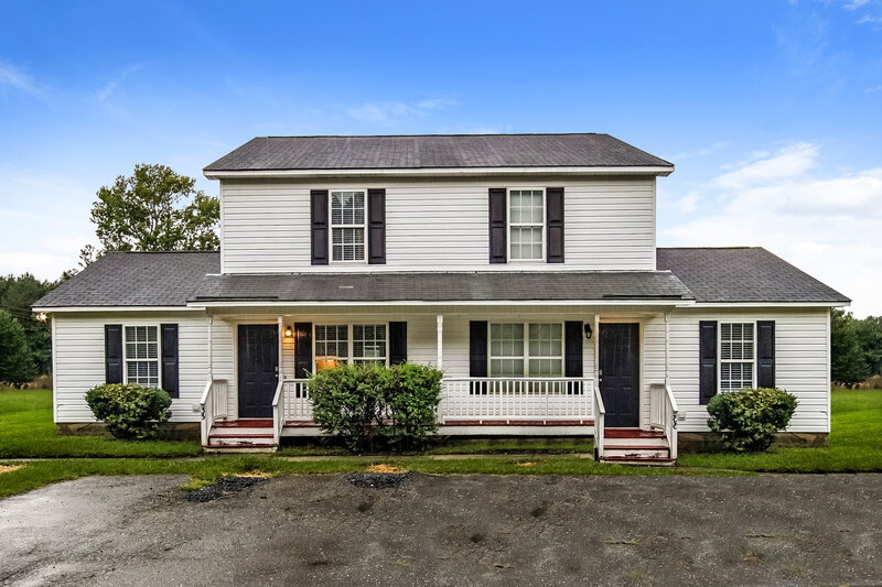 1,340/Mo, 33 Brantley Cir Unit 1 Smithfield, NC 27577 External View