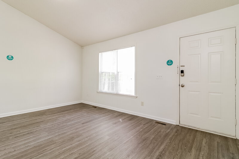 1,785/Mo, 210 Dogwood Ave Clayton, NC 27520 Living Room View 2