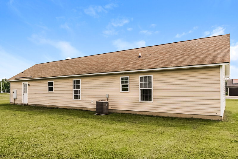 2,540/Mo, 357 Ogburn Rd Smithfield, NC 27577 Rear View