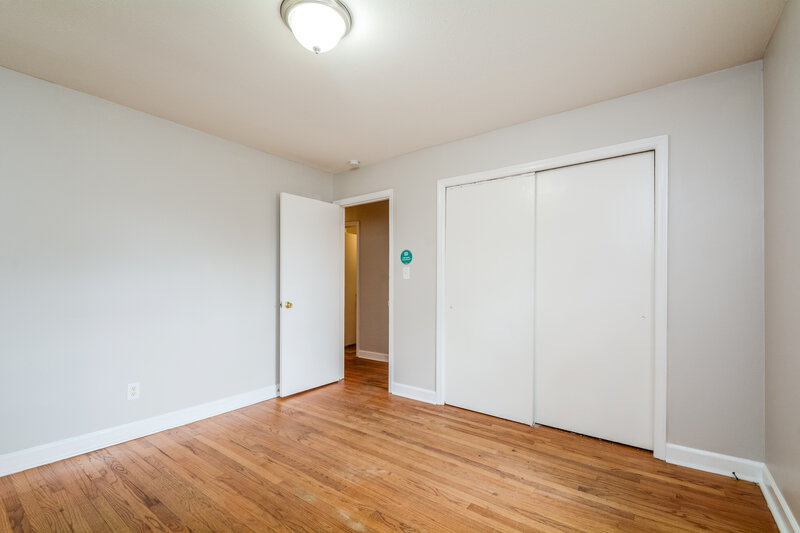 1,410/Mo, 110 E Crestview Dr Smithfield, NC 27577 Main Bedroom View