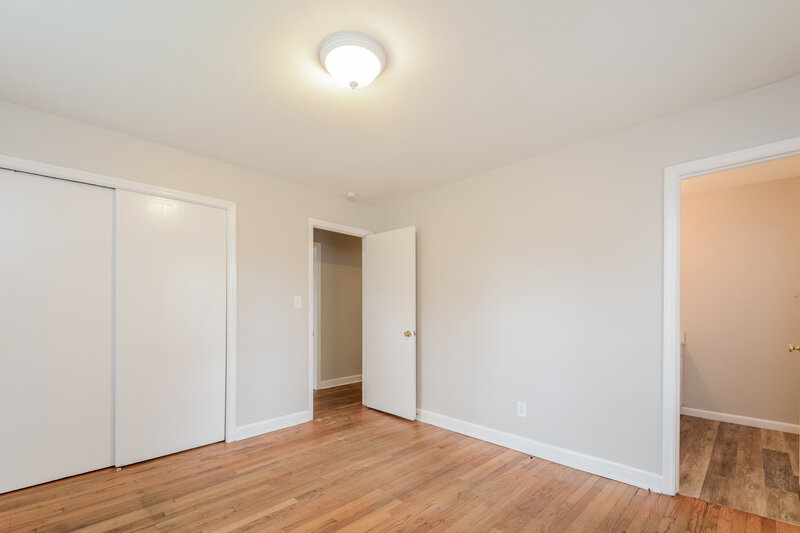 1,410/Mo, 110 E Crestview Dr Smithfield, NC 27577 Bedroom View