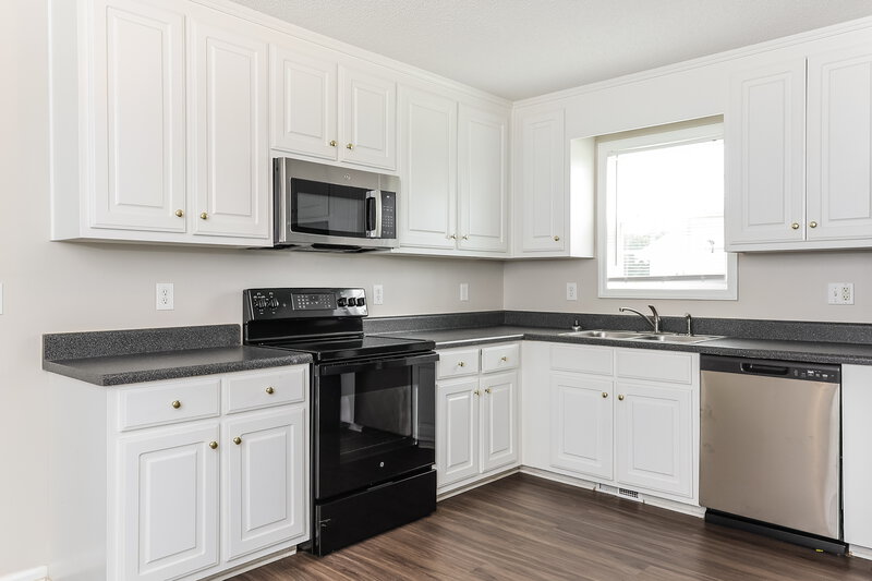 1,535/Mo, 164 Clearwater Dr Wilson's Mills, NC 27577 Kitchen View 2