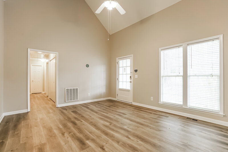 1,850/Mo, 185 Jared Dr Fuquay Varina, NC 27526 Living Room View