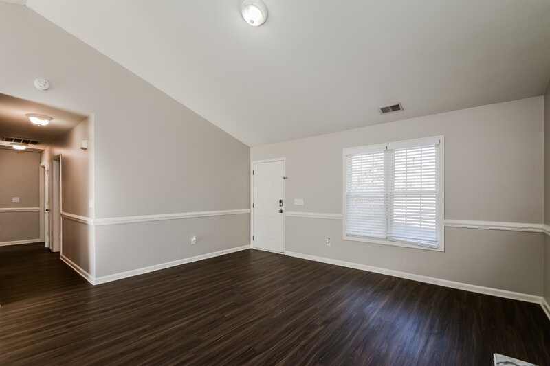 1,590/Mo, 4033 Scofield Dr Raleigh, NC 27610 Living Room View 3