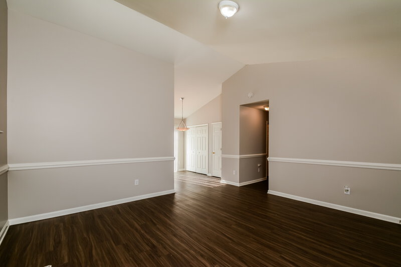 1,590/Mo, 4033 Scofield Dr Raleigh, NC 27610 Living Room View 4