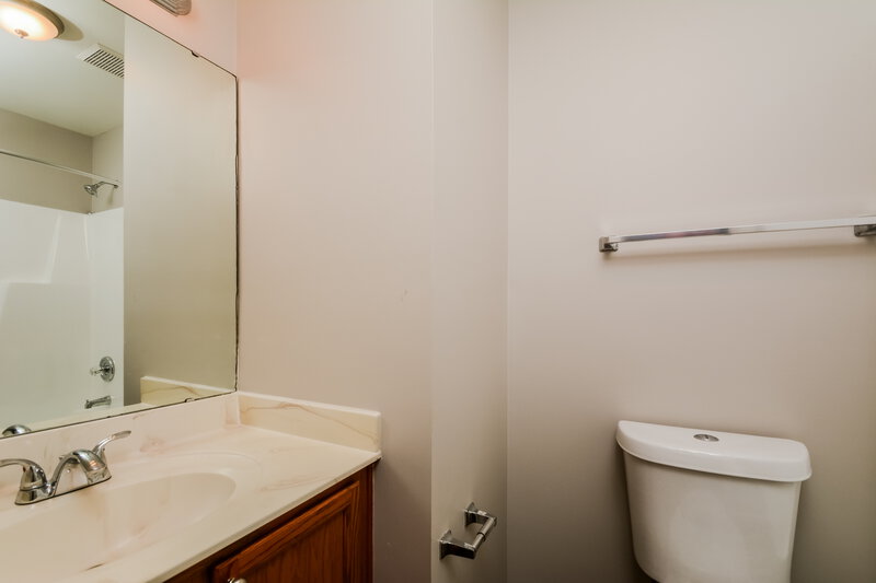 1,590/Mo, 4033 Scofield Dr Raleigh, NC 27610 Bathroom View