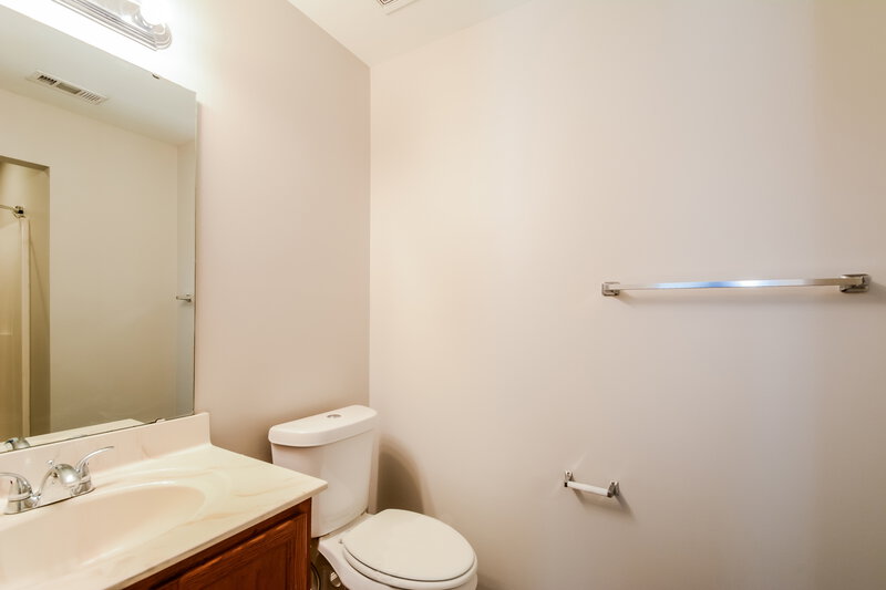 1,590/Mo, 4033 Scofield Dr Raleigh, NC 27610 Bathroom View 2