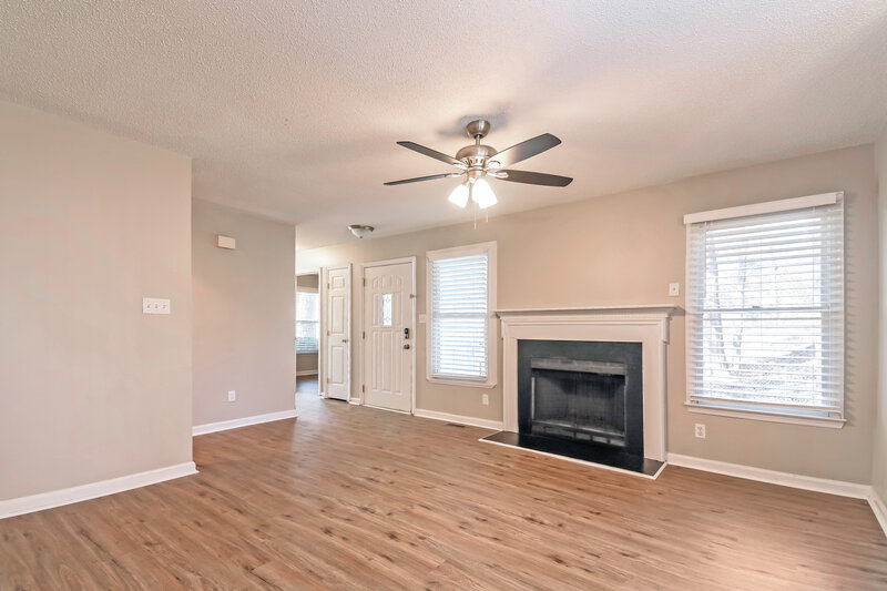 1,840/Mo, 5513 Lake Garden Ct Raleigh, NC 27610 Living Room View