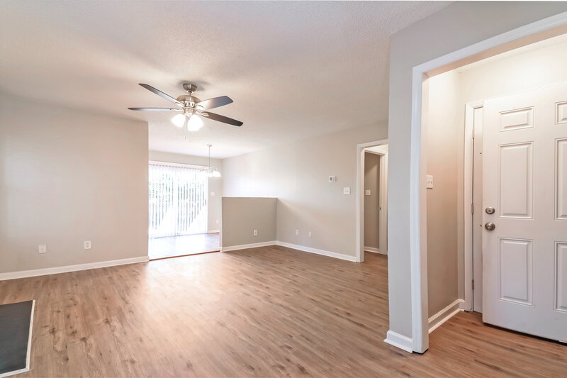 1,840/Mo, 5513 Lake Garden Ct Raleigh, NC 27610 Living Room View 2