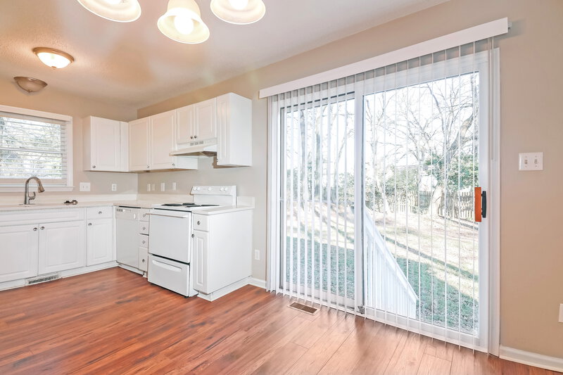 1,840/Mo, 5513 Lake Garden Ct Raleigh, NC 27610 Dining Room View 2