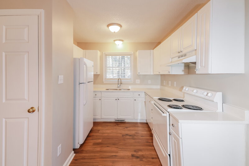 1,840/Mo, 5513 Lake Garden Ct Raleigh, NC 27610 Kitchen View