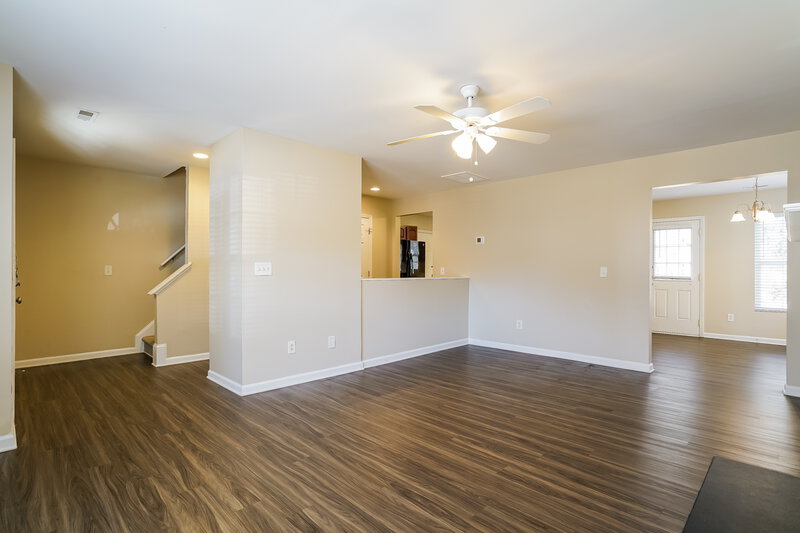 2,040/Mo, 3915 Griffis Glen Dr Raleigh, NC 27610 Living Room View