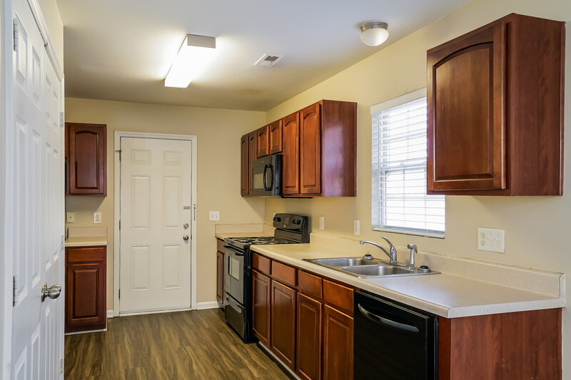 2,040/Mo, 3915 Griffis Glen Dr Raleigh, NC 27610 Kitchen View