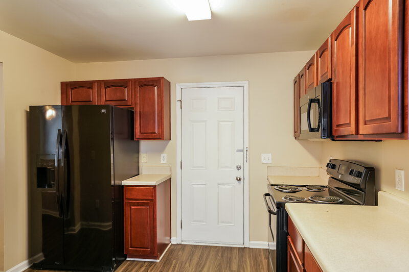 2,040/Mo, 3915 Griffis Glen Dr Raleigh, NC 27610 Kitchen View 2