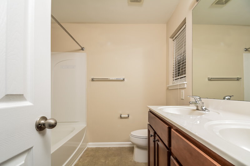 1,740/Mo, 116 Shelter Haven Dr Apex, NC 27502 Main Bathroom View 2