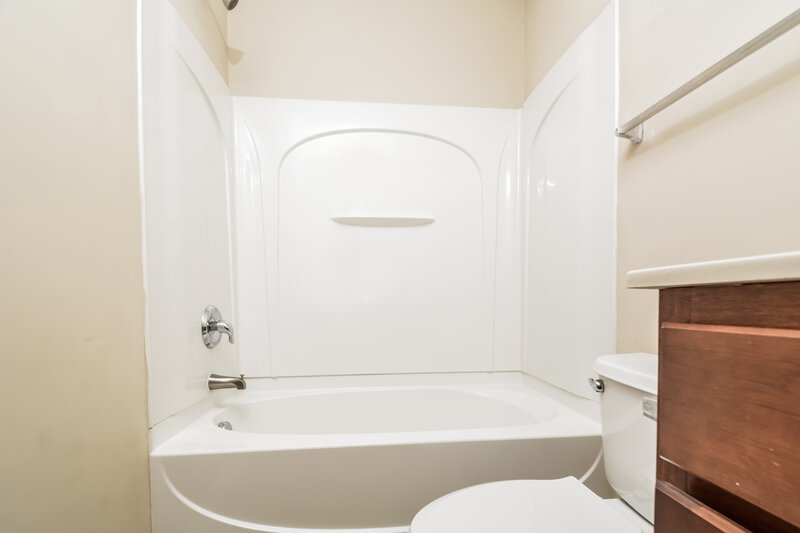 1,740/Mo, 116 Shelter Haven Dr Apex, NC 27502 Bathroom View