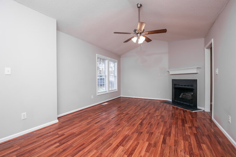 1,690/Mo, 1461 Smokey Mountain Dr Zebulon, NC 27597 Living Room View