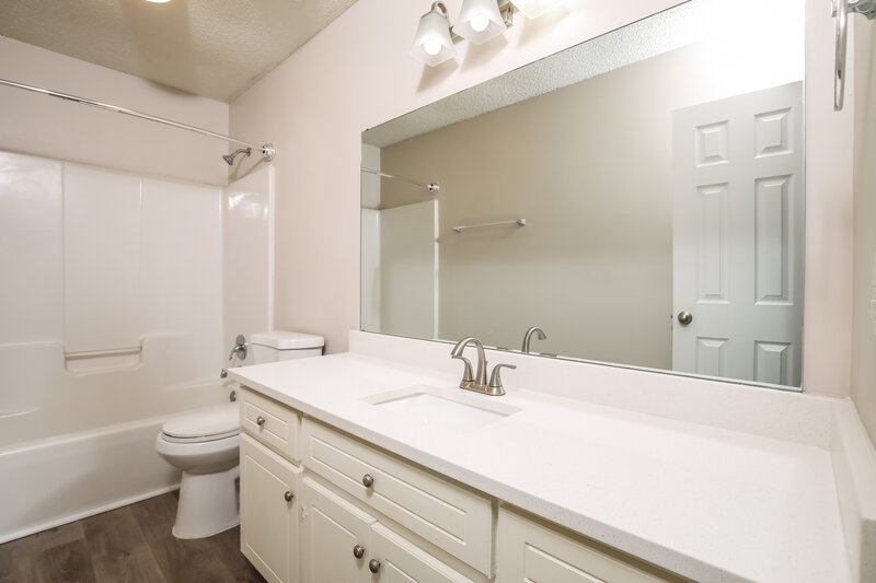 1,690/Mo, 1461 Smokey Mountain Dr Zebulon, NC 27597 Bathroom View