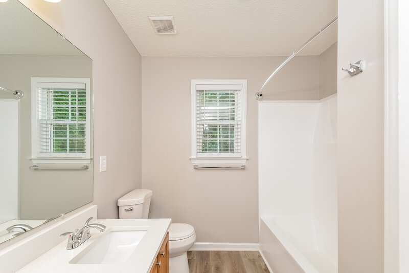 1,945/Mo, 1005 Henchman Ct Knightdale, NC 27545 Main Bathroom View