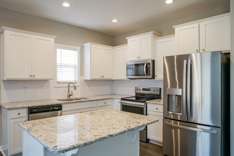 1,995/Mo, 47 Greenview Street Clayton, NC 27520 Kitchen View