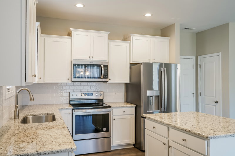 1,995/Mo, 47 Greenview Street Clayton, NC 27520 Kitchen View 2