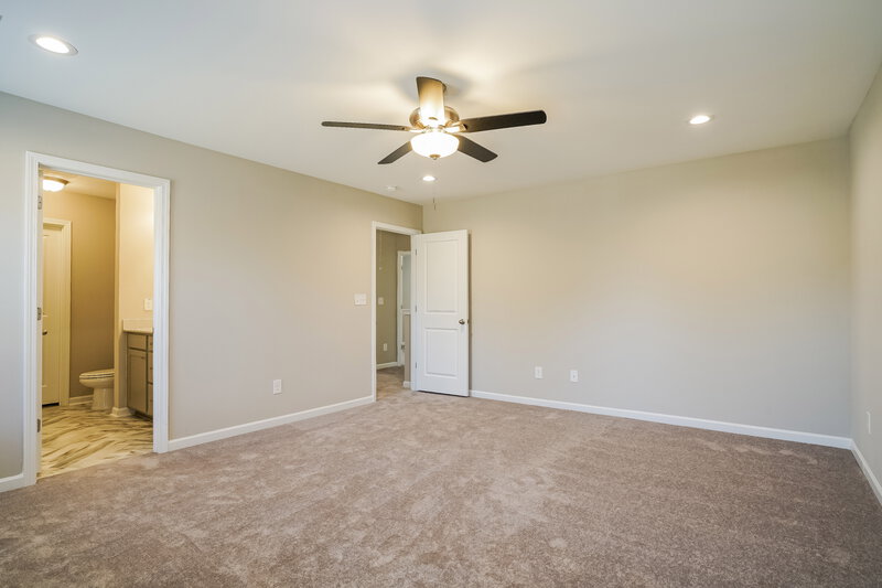 1,995/Mo, 47 Greenview Street Clayton, NC 27520 Bedroom View