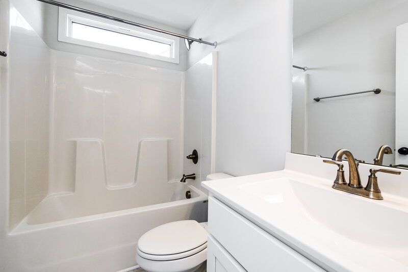 2,070/Mo, 43 Patagonia Place Clayton, NC 27520 Bathroom View