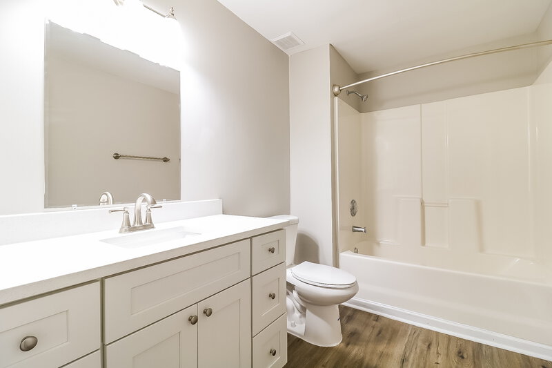 1,995/Mo, 7315 Fox Bluff Ct Raleigh, NC 27616 Bathroom View