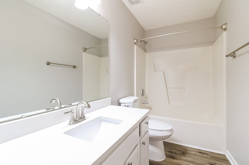 1,995/Mo, 7315 Fox Bluff Ct Raleigh, NC 27616 Bathroom View 2