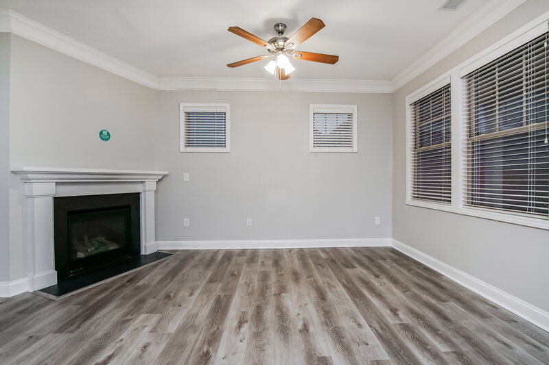 2,050/Mo, 108 Heathwood Dr Clayton, NC 27527 Living Room View 3