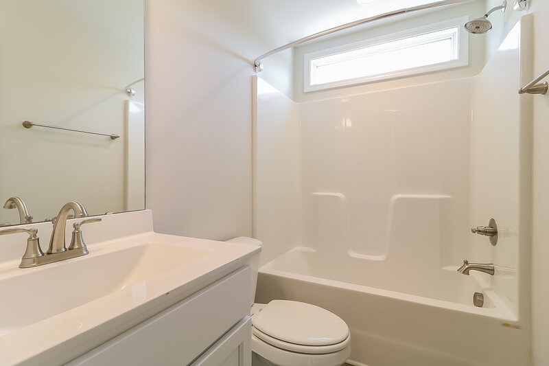 2,295/Mo, 13 Patagonia Place Clayton, NC 27520 Bathroom View