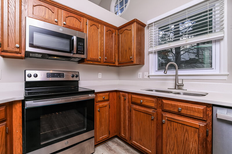 1,825/Mo, 3405 Singleleaf Ln Raleigh, NC 27616 Kitchen View 2
