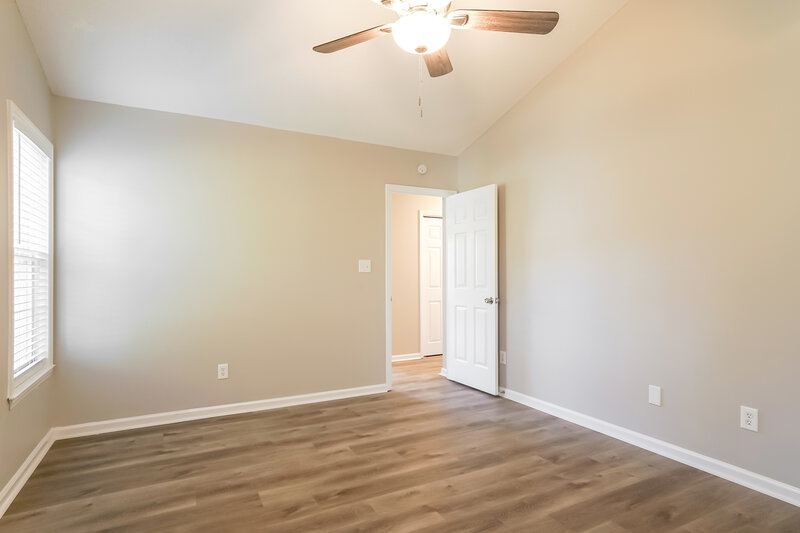 1,860/Mo, 6901 Whittlesea PL Raleigh, NC 27616 Main Bedroom View 2