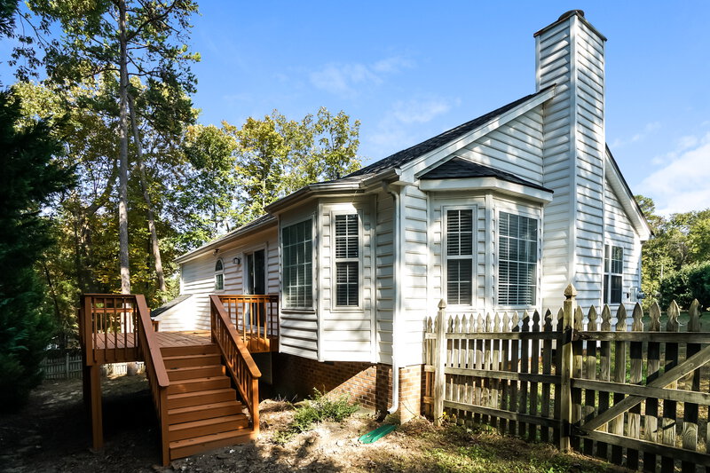 1,860/Mo, 6901 Whittlesea PL Raleigh, NC 27616 Rear View