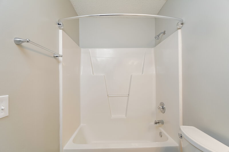 1,660/Mo, 213 Tavistock Ct Clayton, NC 27520 Bathroom View