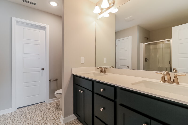 2,105/Mo, 12 Patagonia Place Clayton, NC 27520 Main Bathroom View