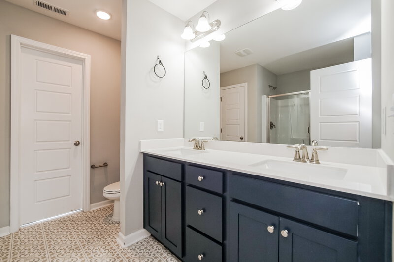 2,020/Mo, 12 Patagonia Place Clayton, NC 27520 Main Bathroom View