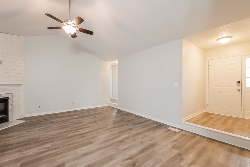 1,860/Mo, 229 Mitchell Ave Clayton, NC 27520 Living Room View