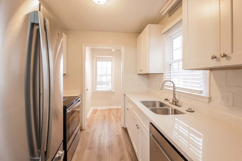 1,860/Mo, 229 Mitchell Ave Clayton, NC 27520 Kitchen View