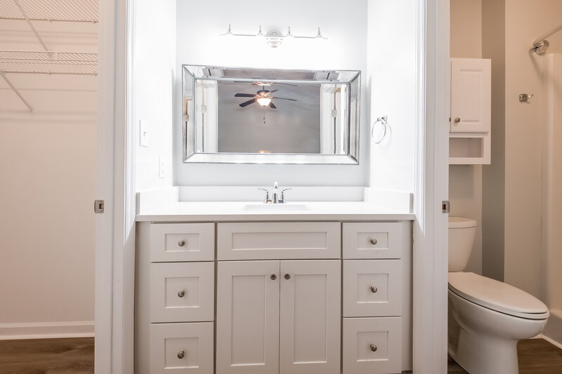 1,860/Mo, 229 Mitchell Ave Clayton, NC 27520 Main Bathroom View