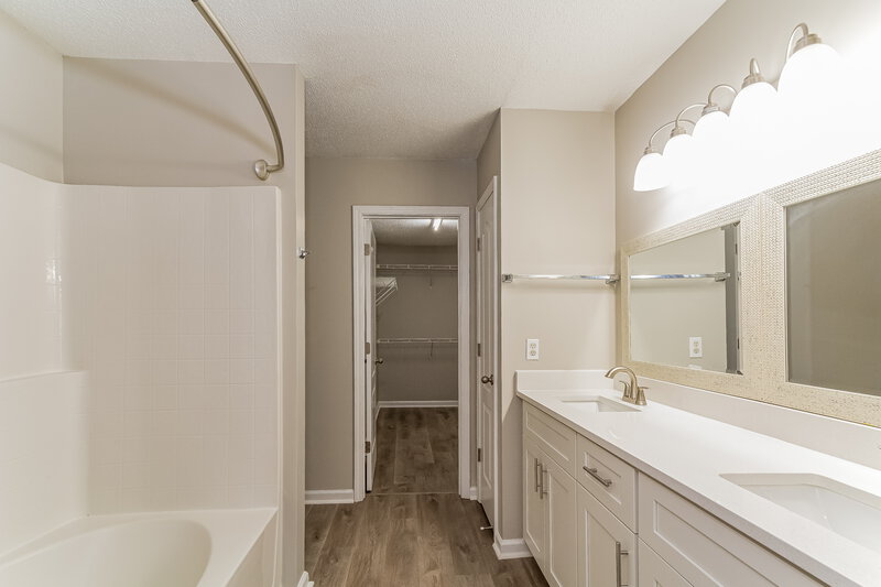 1,950/Mo, 3004 Hayling Dr Raleigh, NC 27610 Main Bathroom View 2