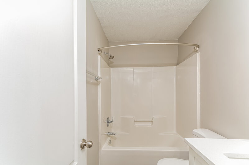 1,950/Mo, 3004 Hayling Dr Raleigh, NC 27610 Bathroom View