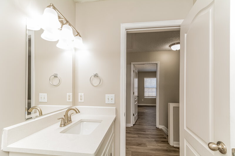 1,950/Mo, 3004 Hayling Dr Raleigh, NC 27610 Bathroom View 2