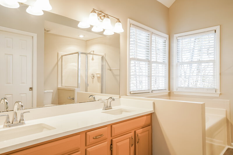 2,365/Mo, 1708 Oak Tree Way Raleigh, NC 27604 Main Bathroom View