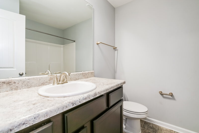 1,695/Mo, 119 Oakdale Ave Clayton, NC 27520 Bathroom View