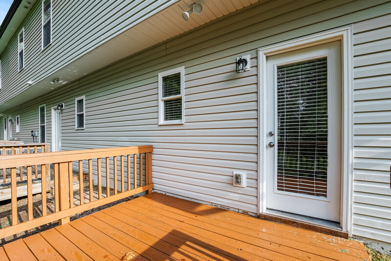 1,695/Mo, 119 Oakdale Ave Clayton, NC 27520 Deck View