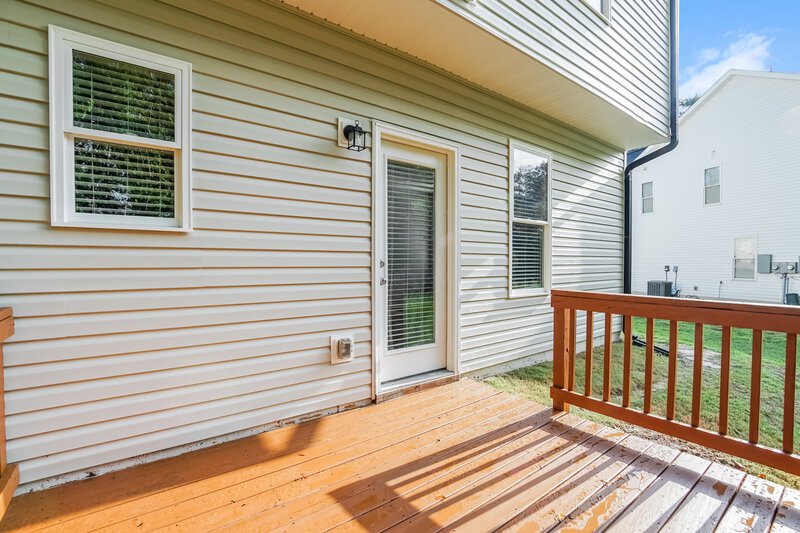 1,695/Mo, 119 Oakdale Ave Clayton, NC 27520 Deck View 2
