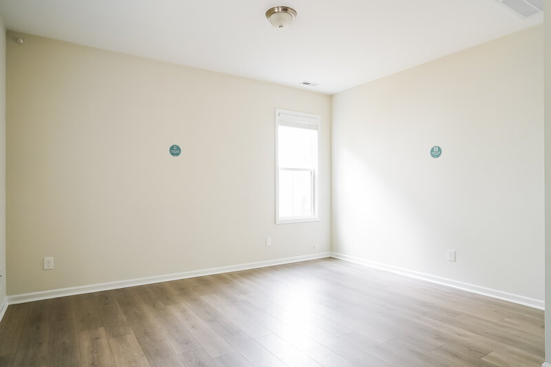 2,500/Mo, 151 Oakdale Ave Clayton, NC 27520 Living Room View 2